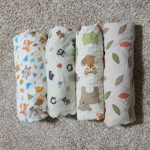 Lot of 4 Crib Sheets - Woodland Animals - Standard Size